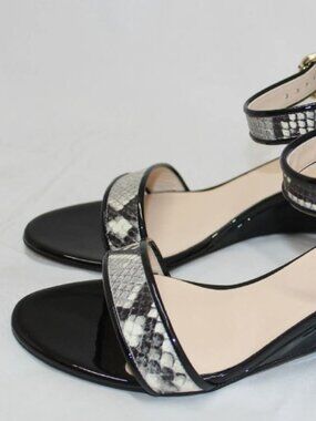 Aquatalia Black and Tan Heels NWT